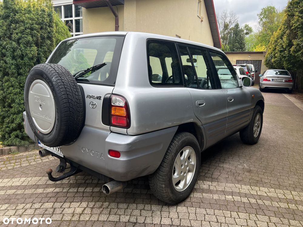 Toyota RAV4 2.0 - 4
