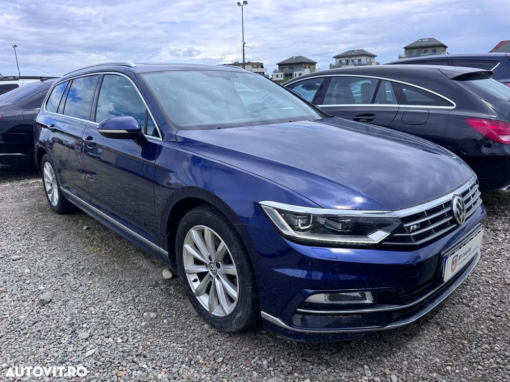 Volkswagen Passat 1.6 TDI SCR DSG Conceptline - 1