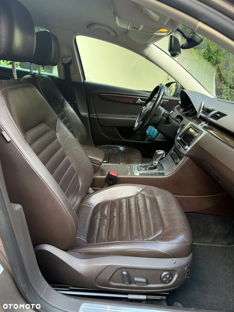 Volkswagen Passat 2.0 TDI 4Mot Highline DSG - 17