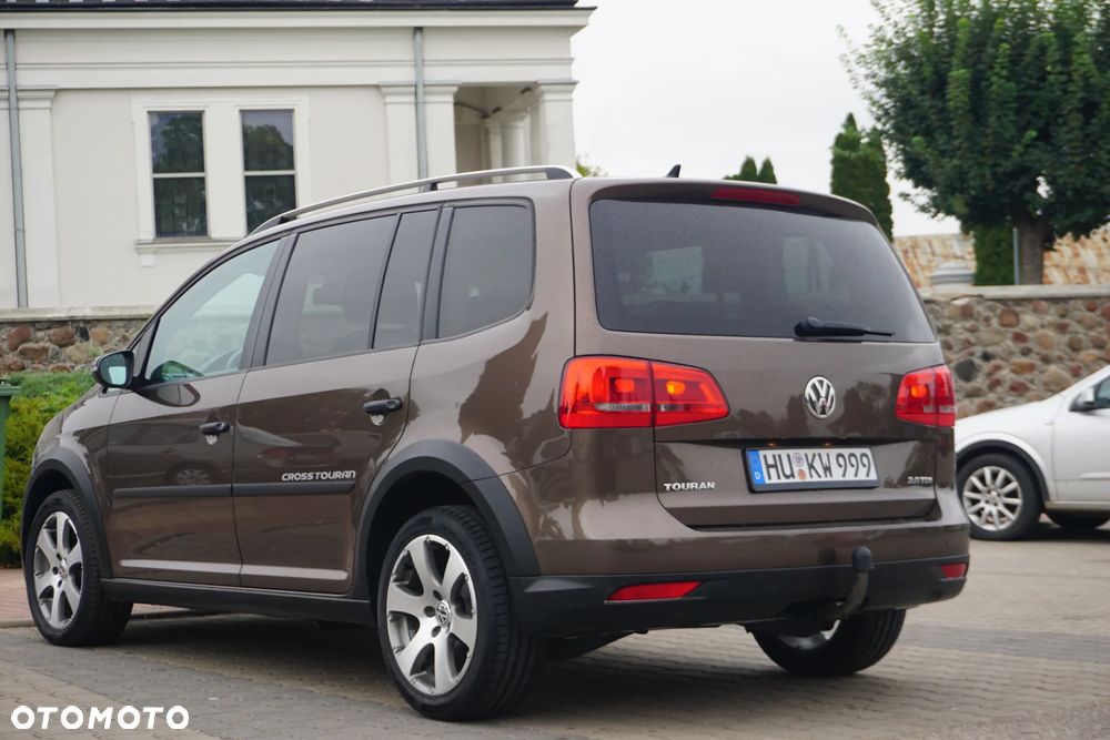 Volkswagen Touran 2.0 TDI DPF Cross - 10
