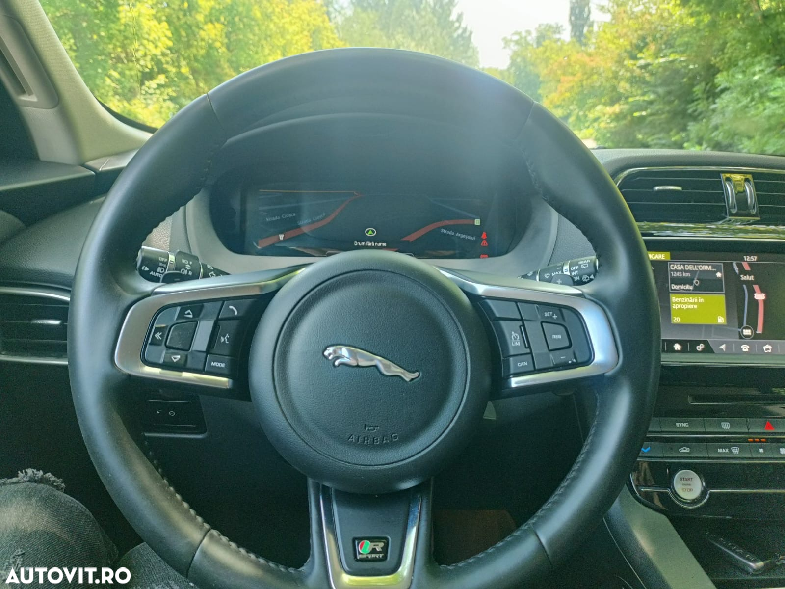 Jaguar F-Pace 20d AWD Aut. R-Sport - 24