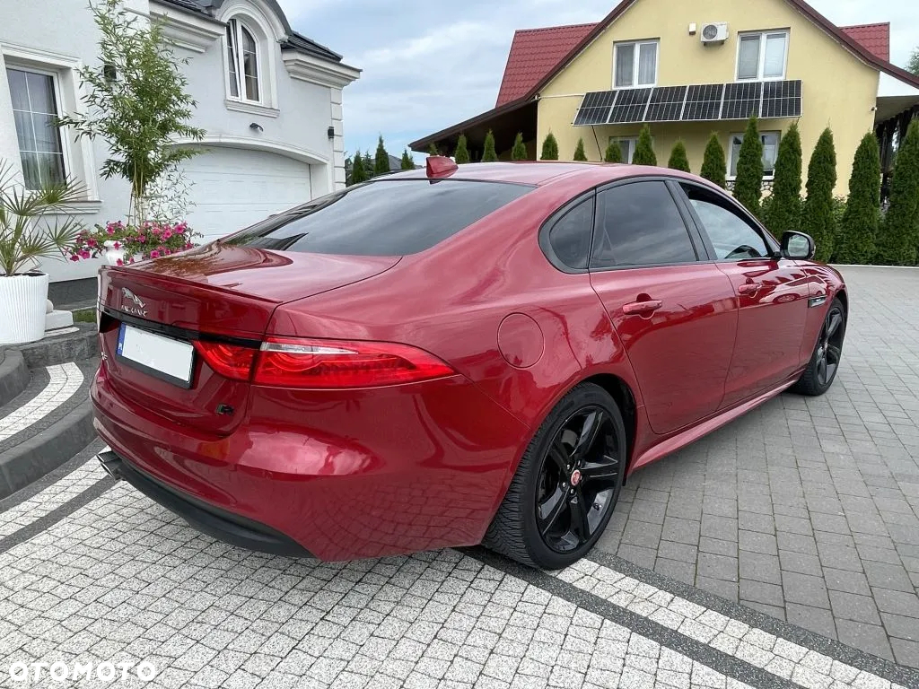 Jaguar XF 2.0 i4D R-Sport - 3