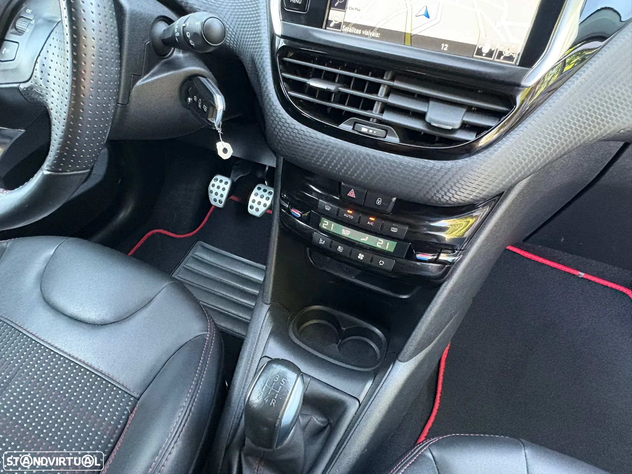 Peugeot 208 1.2 PureTech GT Line - 6