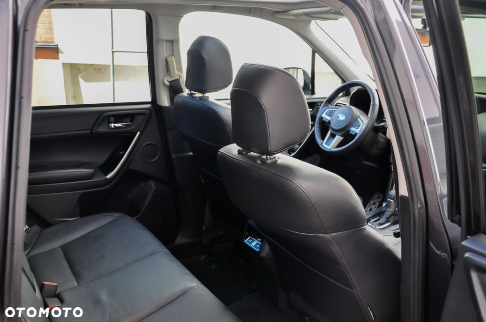 Subaru Forester 2.0 XT Platinum Lineartronic - 14