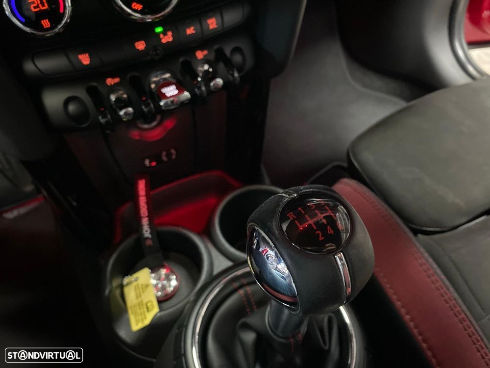 MINI 3 Portas John Cooper Works - 14
