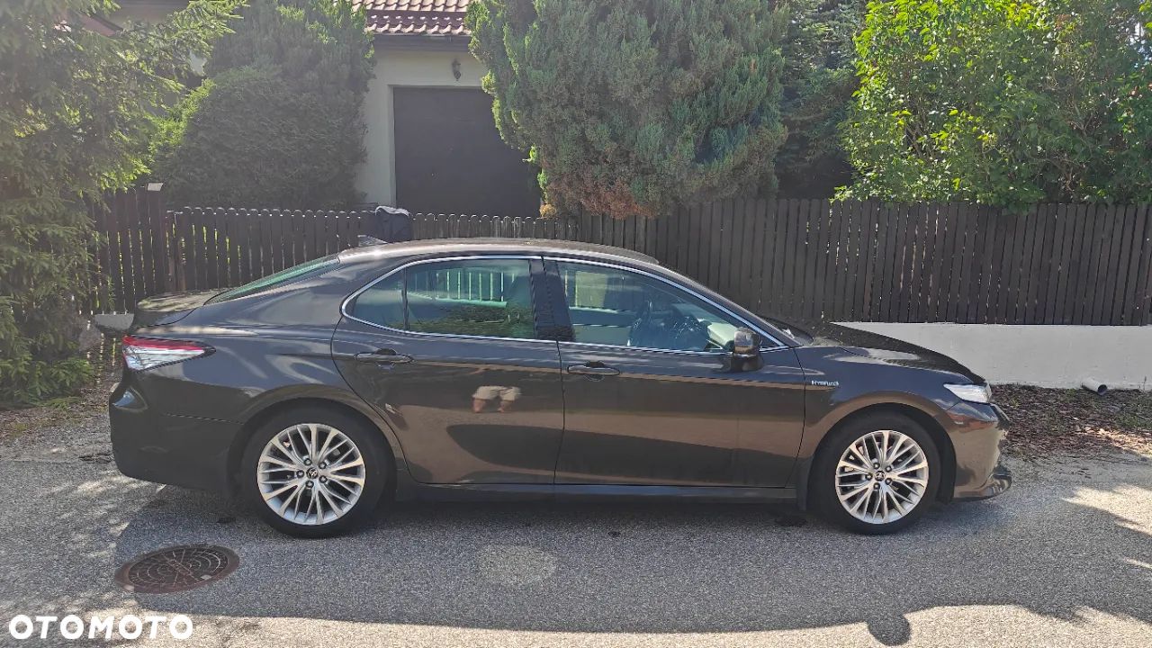 Toyota Camry 2.5 Hybrid Executive CVT - 1