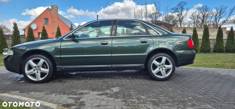 Audi A4 Limousine - 4
