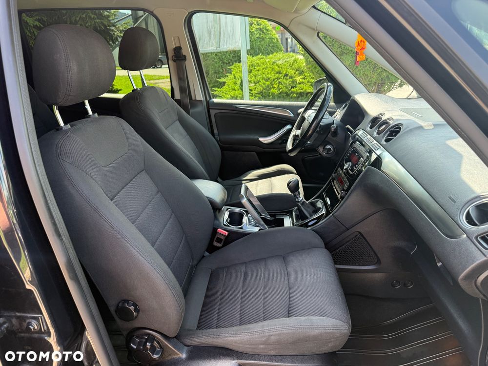 Ford Galaxy - 8