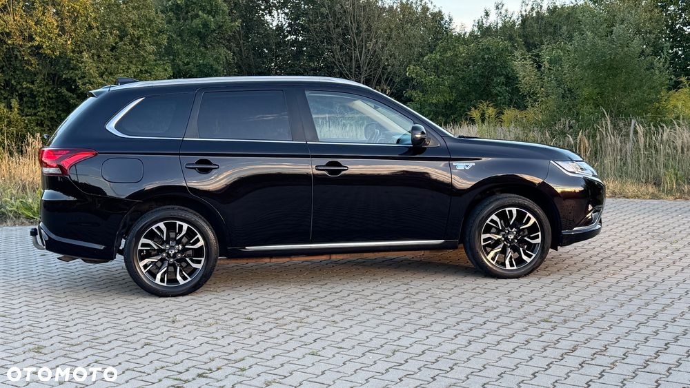 Mitsubishi Outlander 2.0 4WD Top - 12