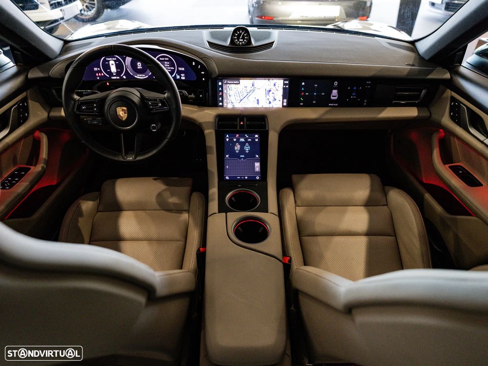 Porsche Taycan Sport Turismo - 23