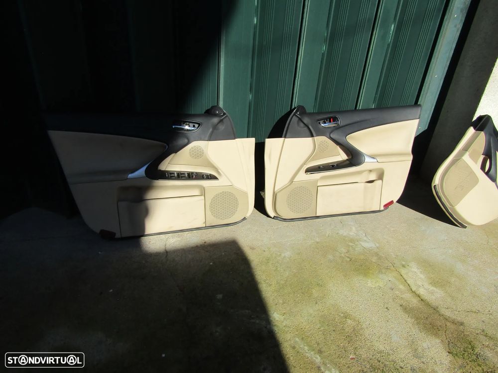 Forras (quartelas) das portas LEXUS IS 220 / 350 ano 2006 a 2011 - 1