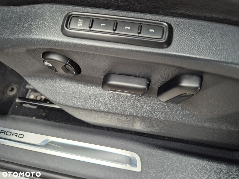 Volkswagen Tiguan 2.0 TDI SCR 4Motion (BlueMotion Techn.) DSG Highline - 35