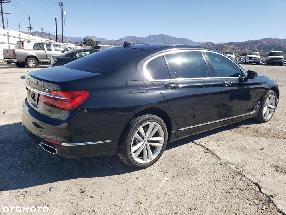 BMW Seria 7 750Li - 23