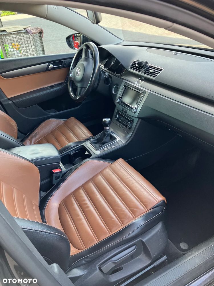 Volkswagen Passat 2.0 TDI Comfortline - 13