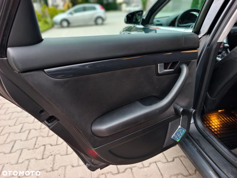 Audi A4 Limousine 2 - 10