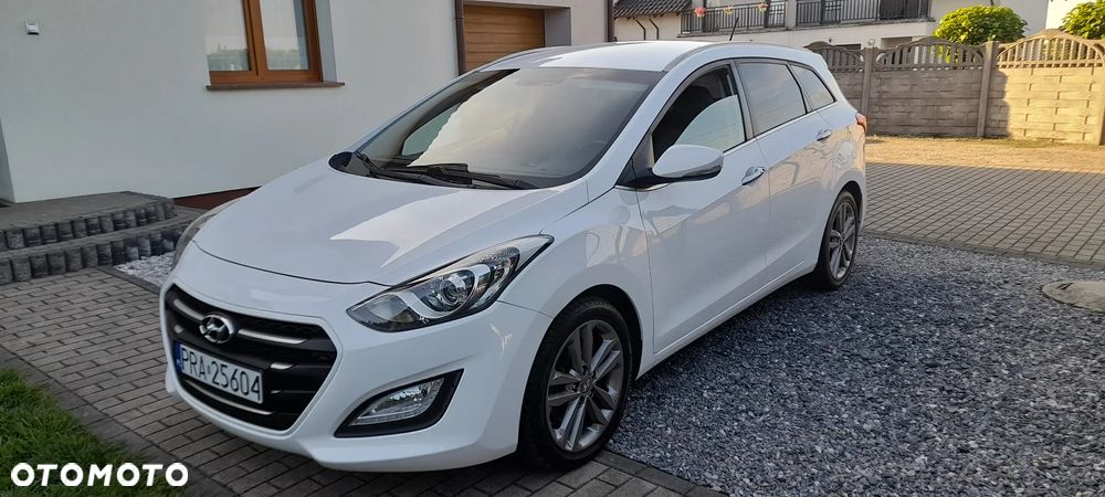 Hyundai i30 blue Kombi 1.6 GDi YES Gold - 1