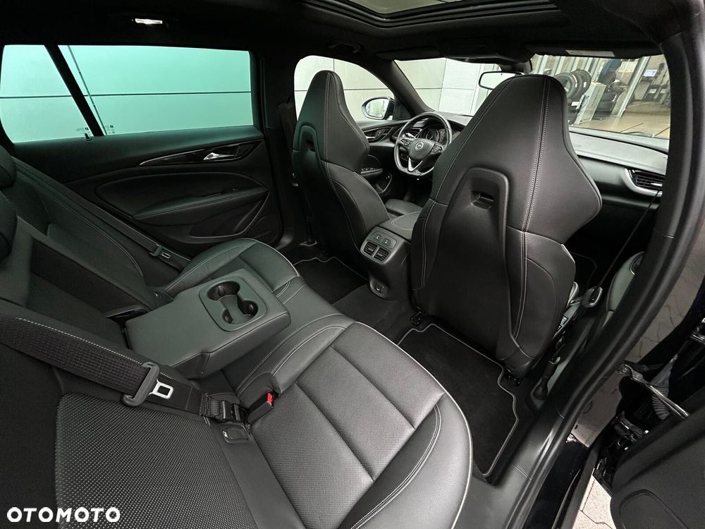 Opel Insignia 2.0 CDTI 4x4 GSi S&S - 9