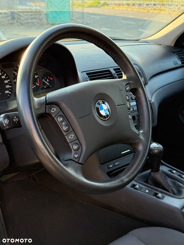 BMW Seria 3 316i - 11