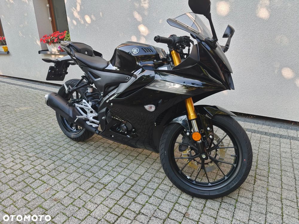 Yamaha YZF - 16