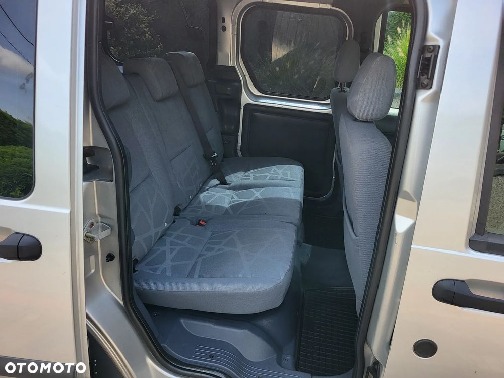 Ford Tourneo Connect - 13