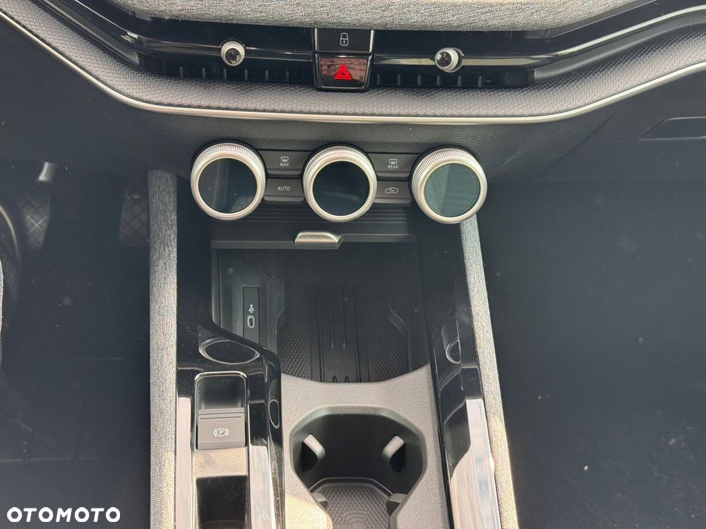 Skoda Superb 2.0 TDI SCR 4x4 Drive DSG - 17