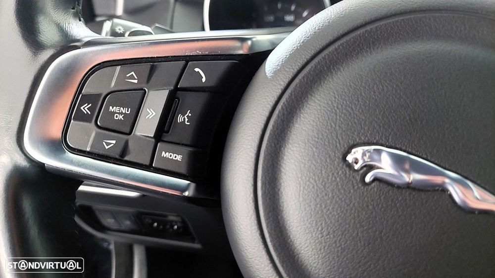 Jaguar XE 2.0 D R-Sport AWD Aut. - 11