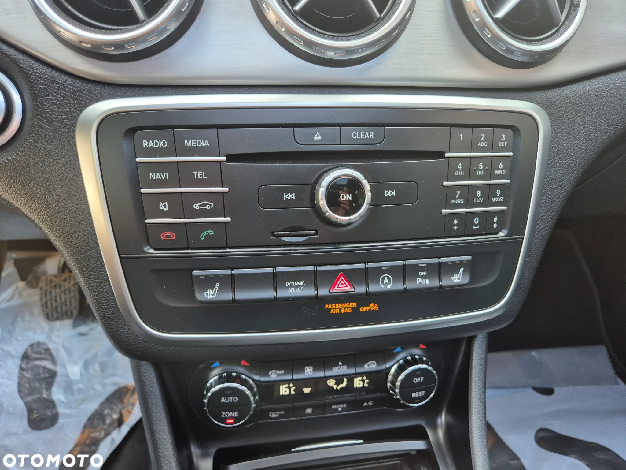 Mercedes-Benz GLA 200 UrbanStyle Edition - 22
