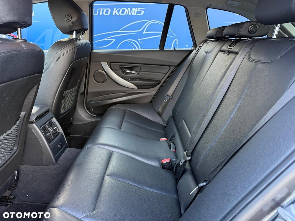 BMW Seria 3 320d - 13