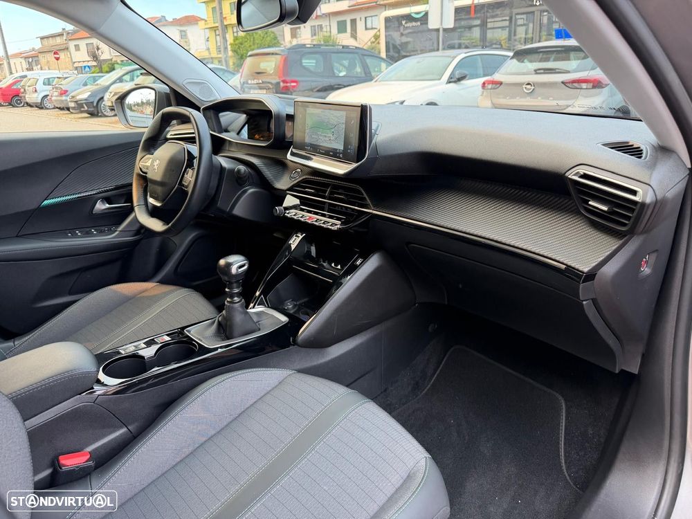 Peugeot 2008 1.2 PureTech Allure - 16