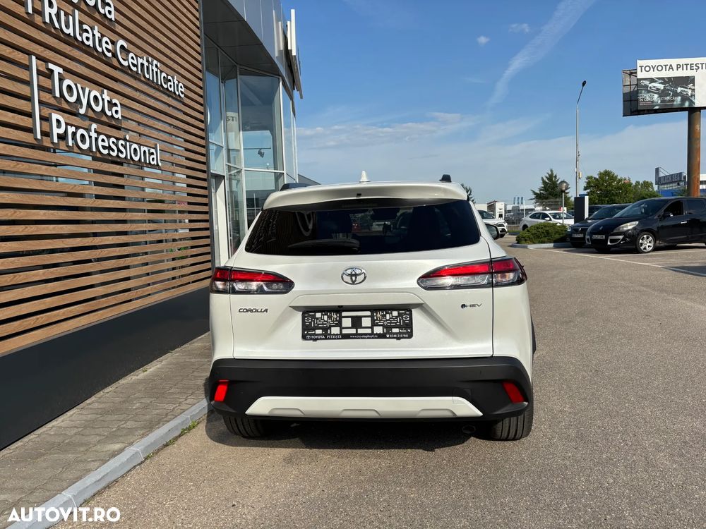 Toyota Corolla Cross - 9