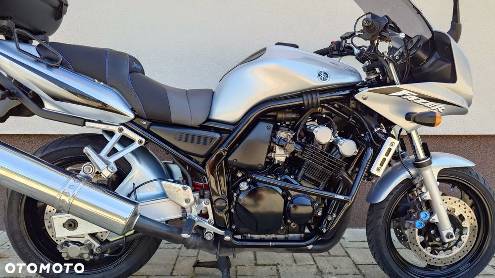 Yamaha FZS - 8