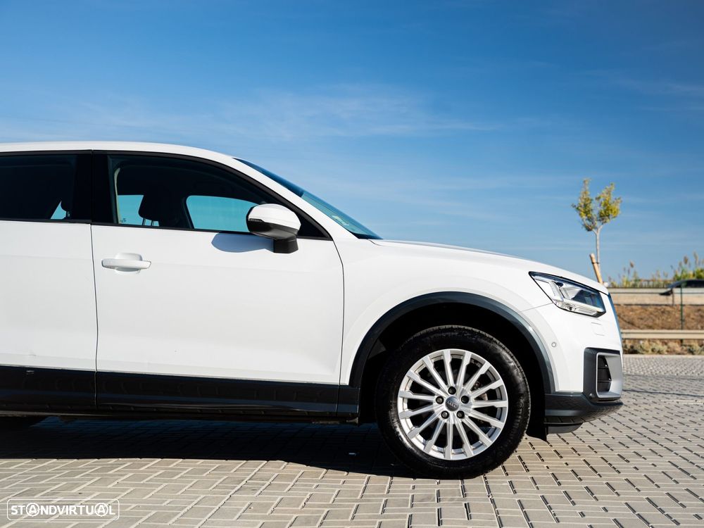 Audi Q2 30 TDI Design S tronic - 13