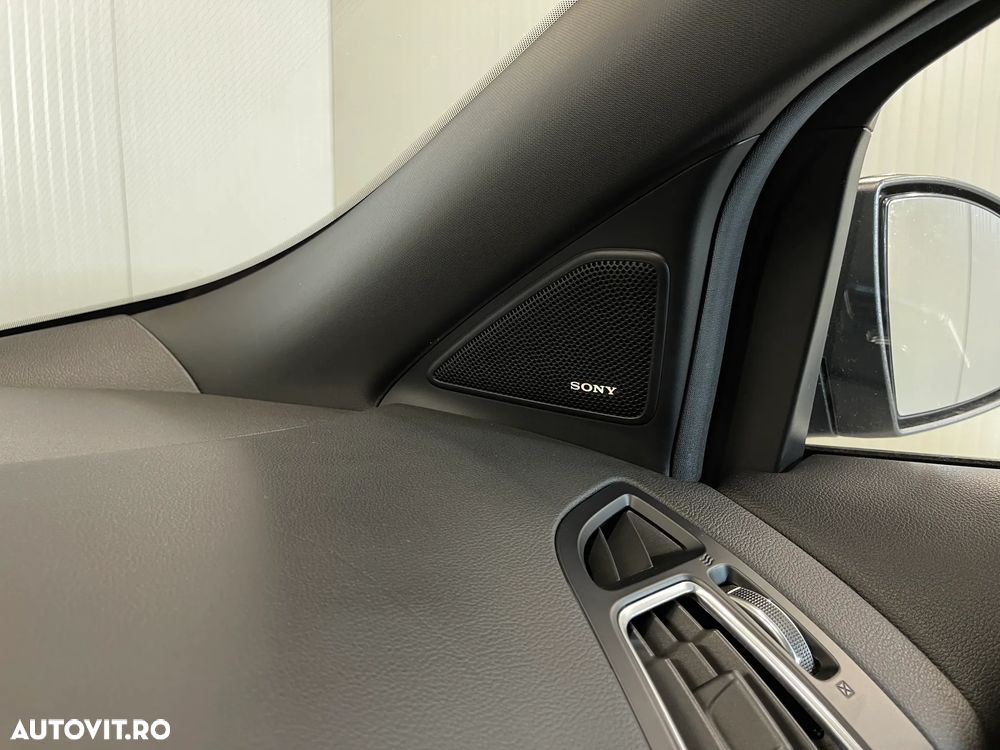 Ford Kuga 2.0 TDCi 4WD Powershift ST-Line - 24