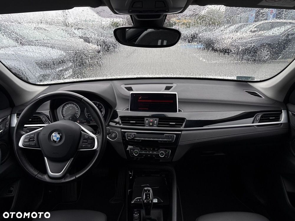 BMW X1 sDrive18i Sport Line - 19
