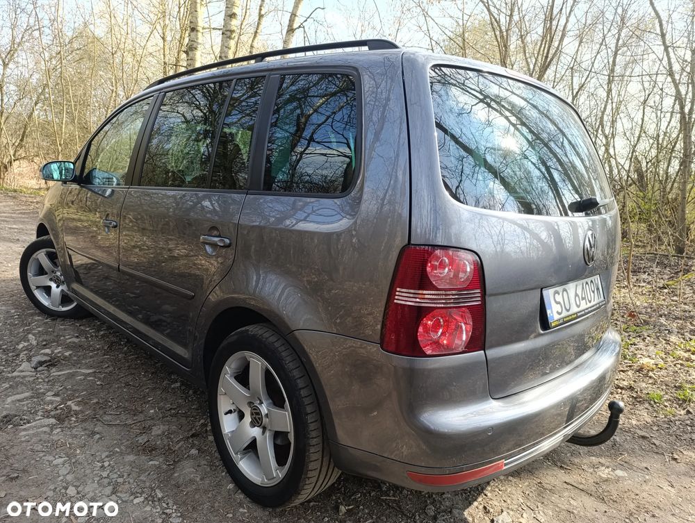 Volkswagen Touran - 2