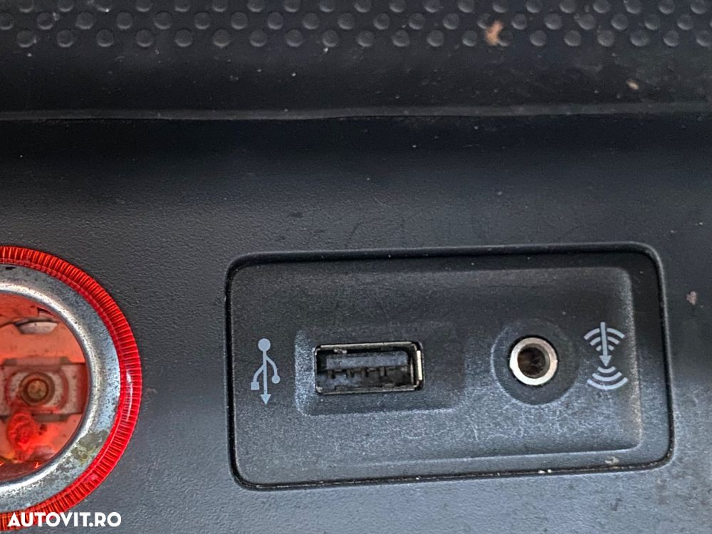 Volkswagen Passat Variant 1.8 TSI (BlueMotion Technology) DSG Comfortline - 32