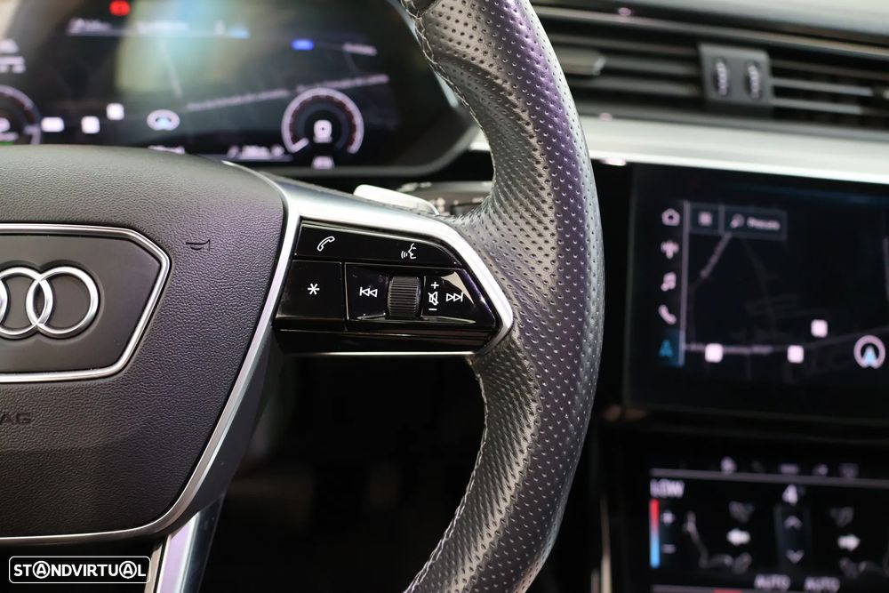 Audi e-tron 55 quattro S line - 12