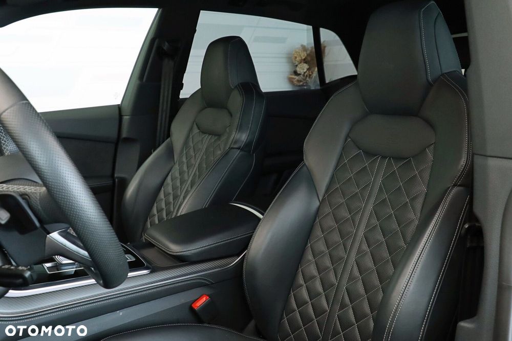 Audi SQ8 - 17