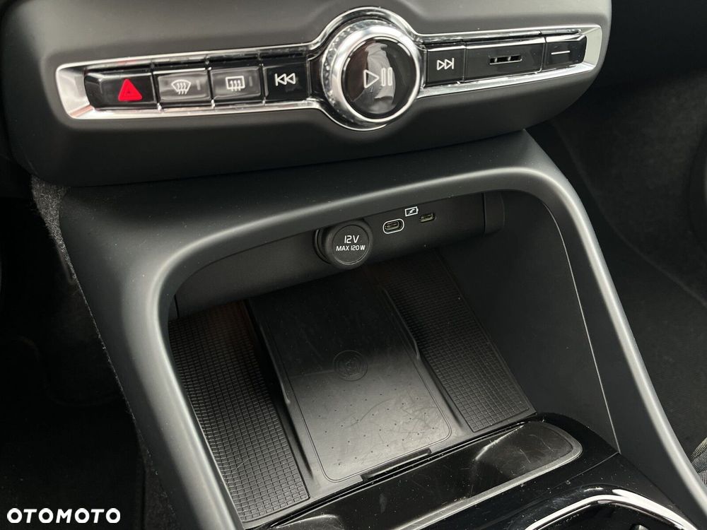 Volvo XC 40 B3 Ultra Dark - 27