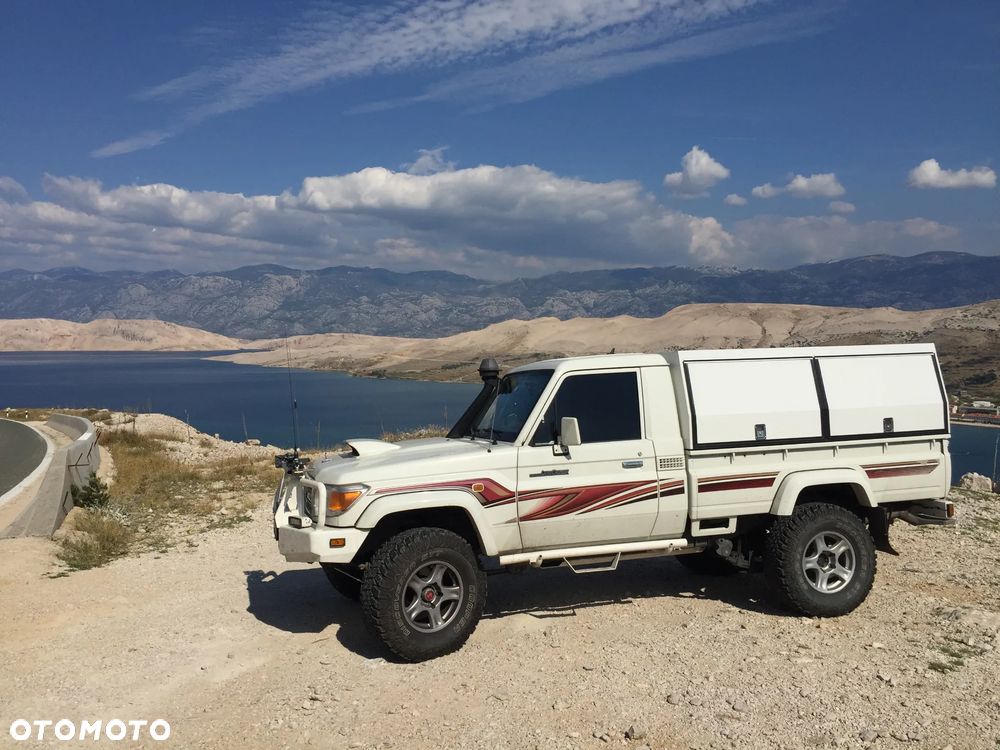 Toyota Land Cruiser - 8