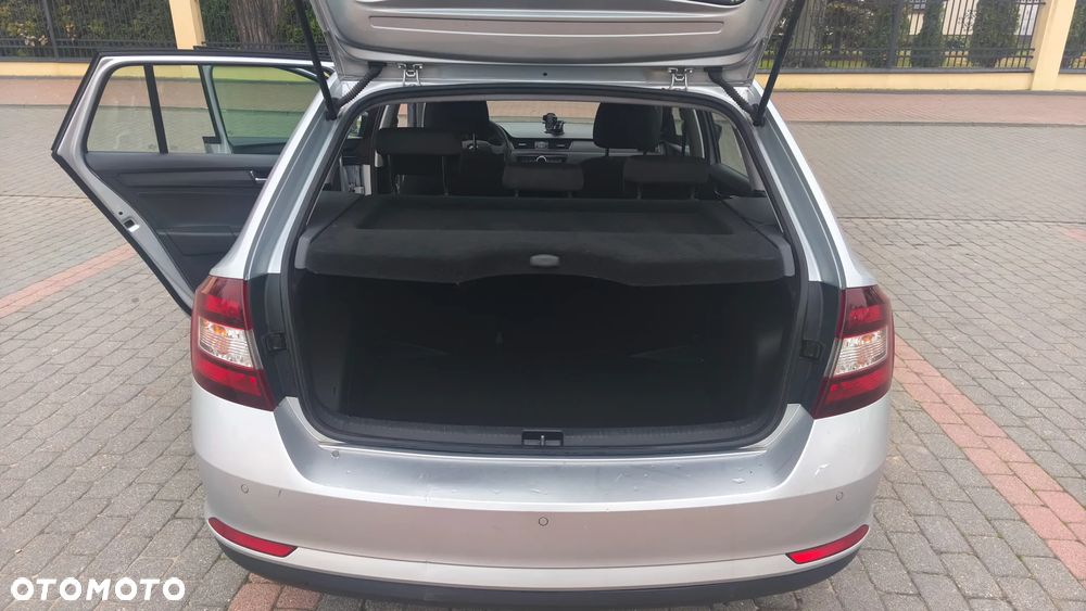 Skoda RAPID 1.0 TSI Active - 9