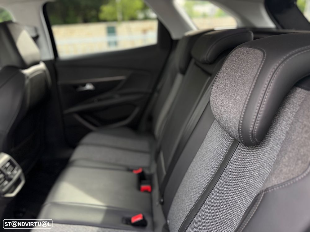 Peugeot 3008 1.5 BlueHDi Allure EAT8 - 18