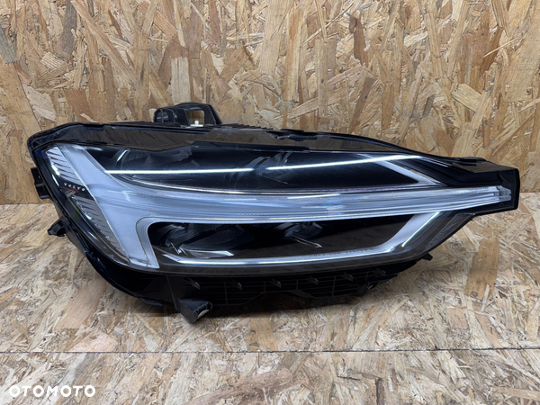 Przednia prawa lampa Volvo xc 60 II full led