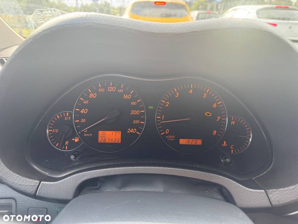 Toyota Avensis 1.6 VVT-i Luna - 11