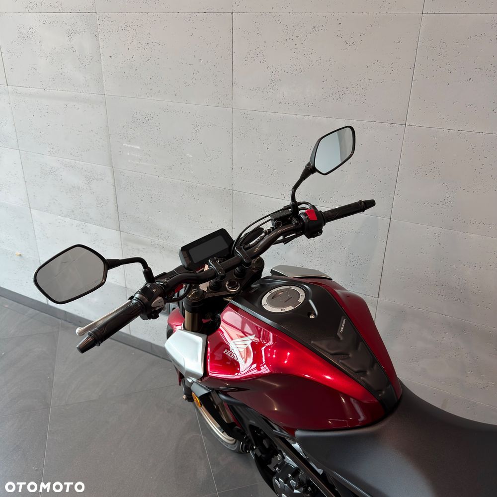 Honda CB - 12