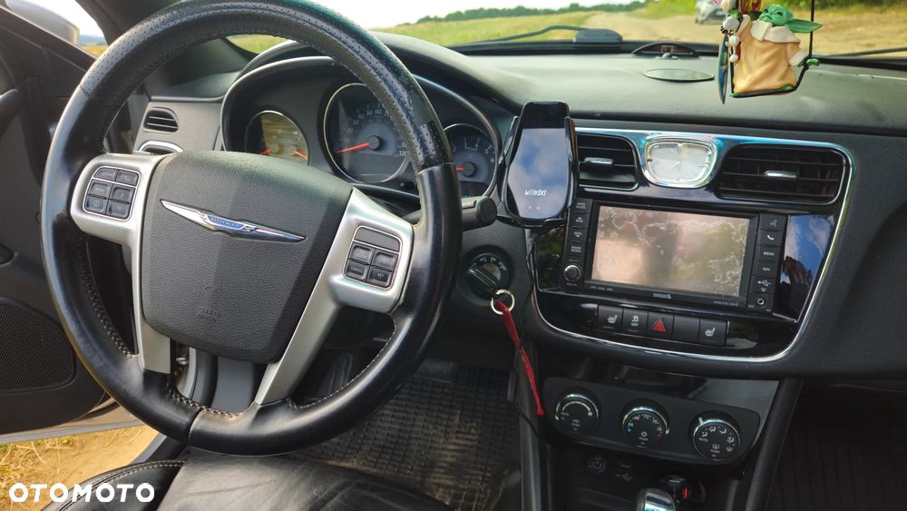 Chrysler 200 - 23