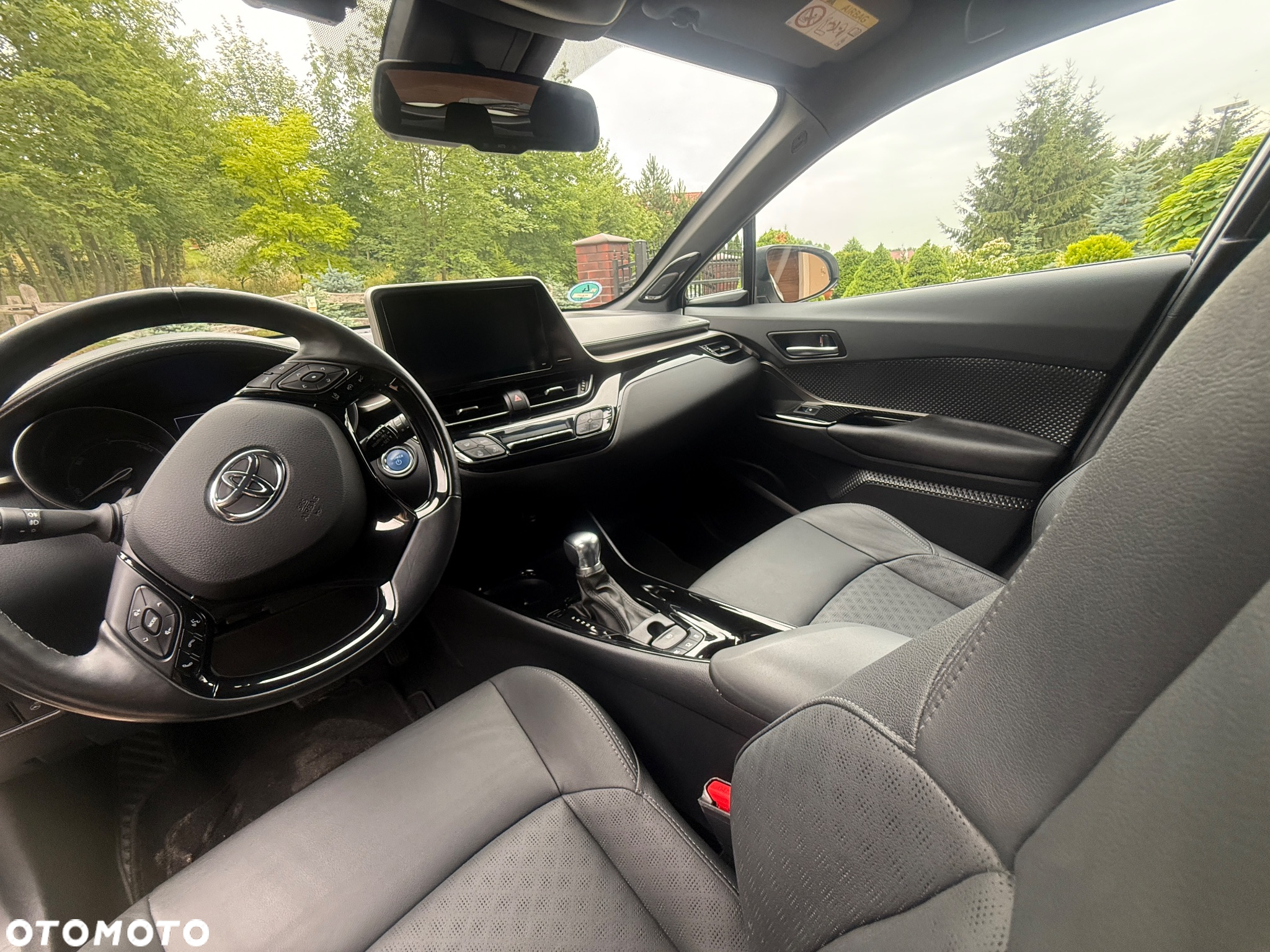 Toyota C-HR Hybrid Style Selection - 24