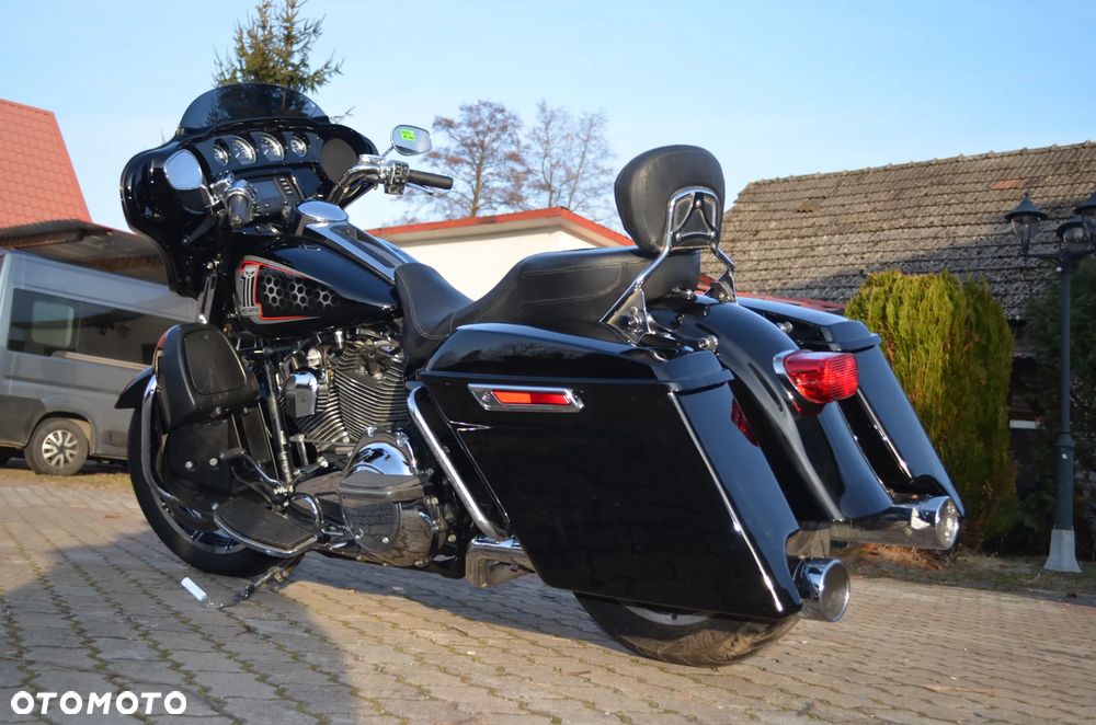 Harley-Davidson Touring Street Glide - 26