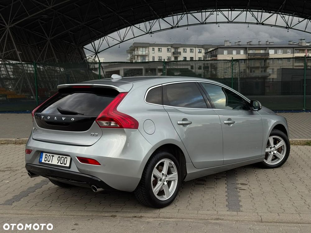 Volvo V40 D3 Summum - 17