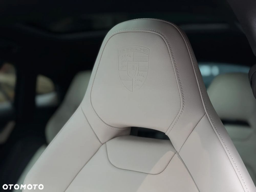 Porsche Panamera 4S E-Hybrid PHEV - 22